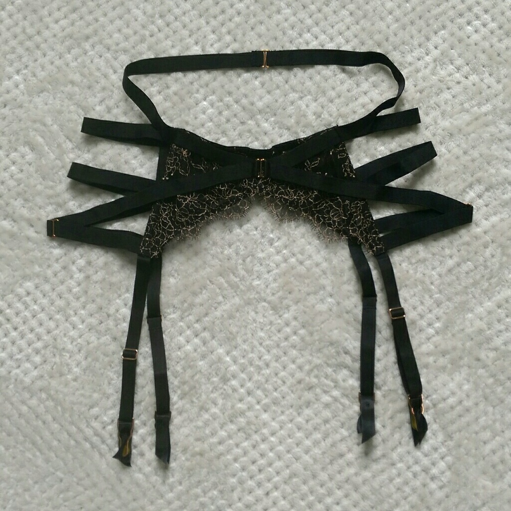 NWOT Victoria's Secret Very Sexy Lace Garter Belt